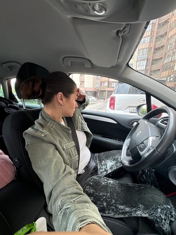 Woman, child observed with red car in Odintsovo