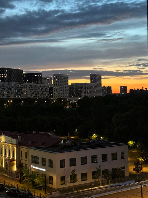 Dusk settles over Dolgoprudny in back-to-back evening shots