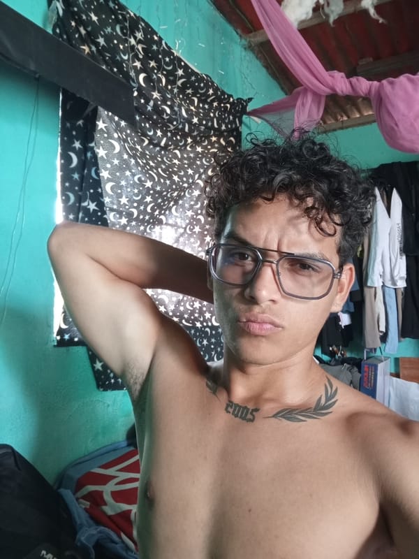 Daily life documented across two Venezuelan towns Sunday afternoon