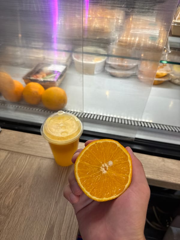 Fresh oranges and a casual selfie in Moscow