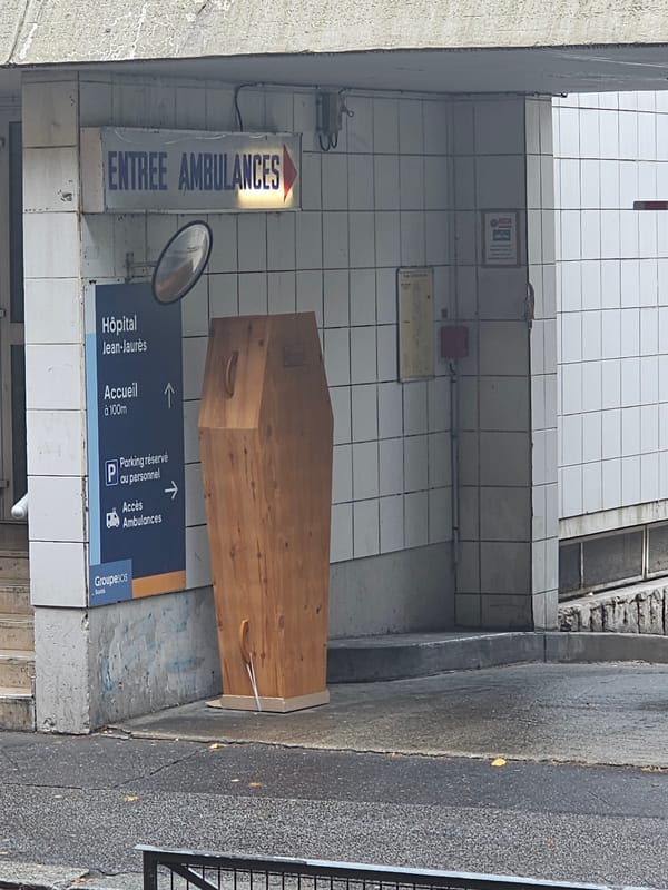 Coffin spotted standing outside Paris hospital entrance
