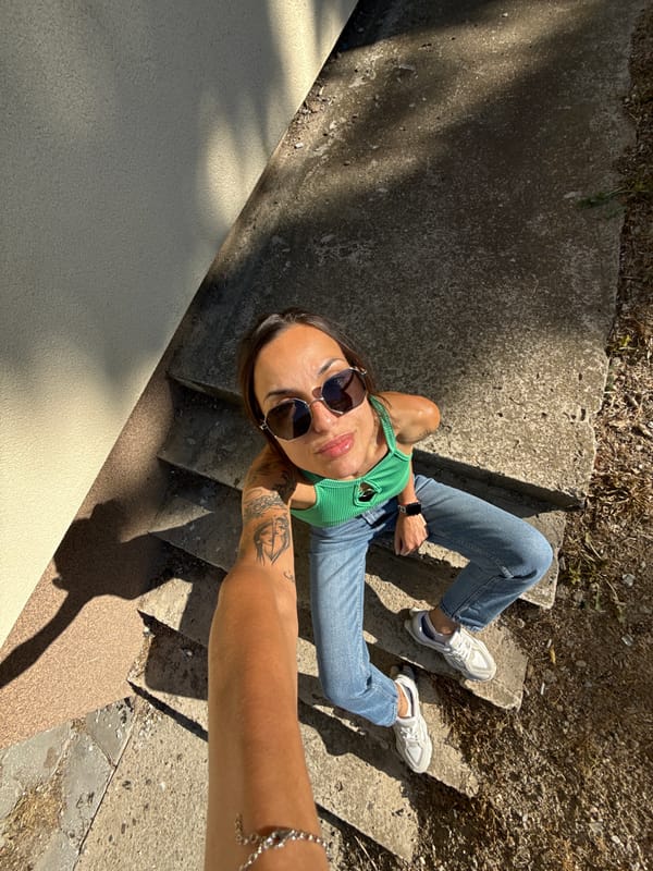 Woman photographed in multiple Pleven locations during early morning hours