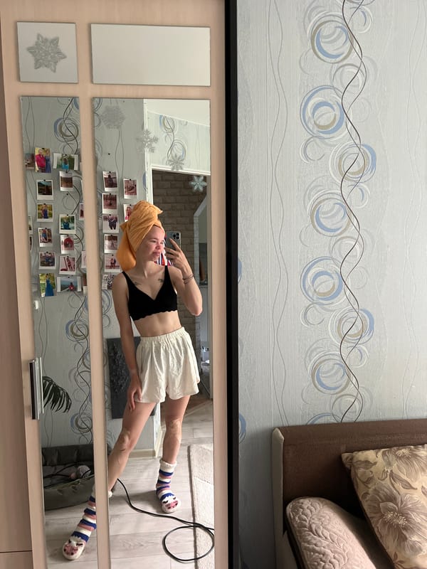 Early morning selfies and cat photos captured in Chaikovsky