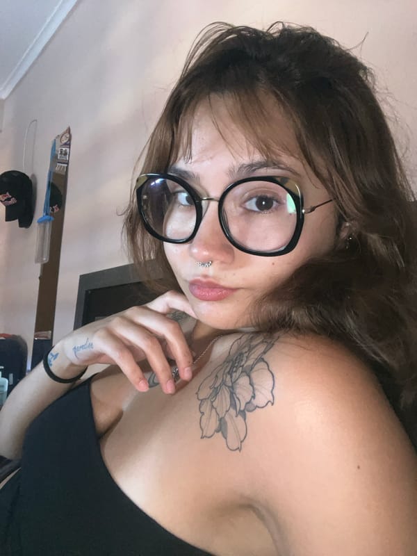 Tattoos and downtime in Alicante on a July afternoon