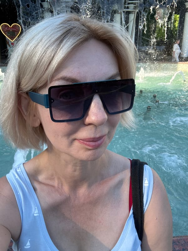 A summer afternoon along Sochi's Black Sea promenade