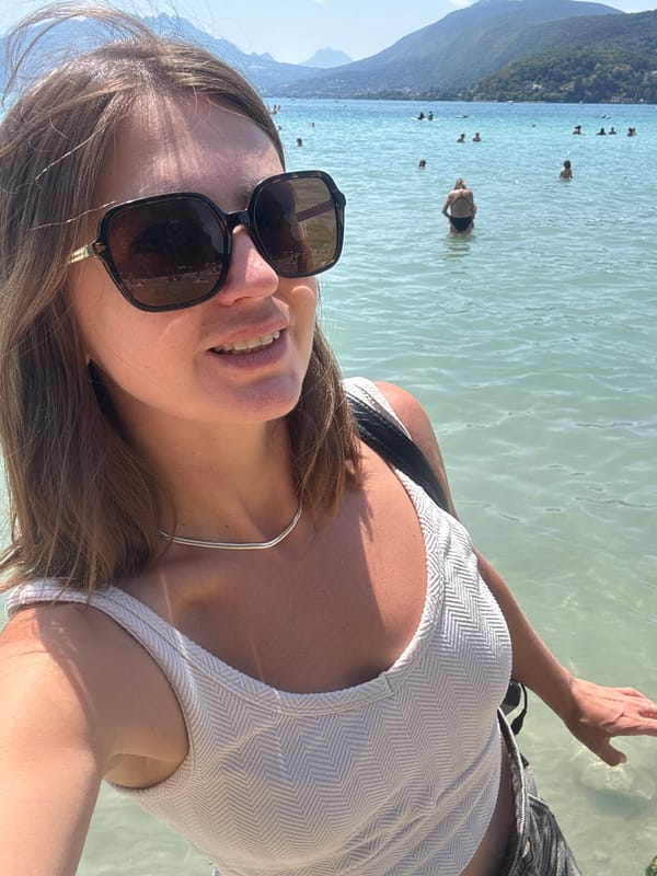 Busy summer afternoon at Lake Annecy