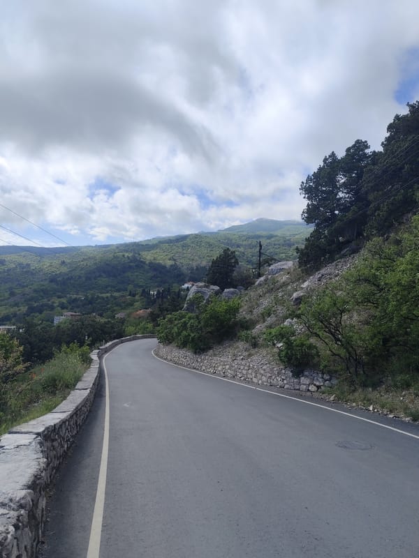 Coastal mountain drive documented in unidentified region