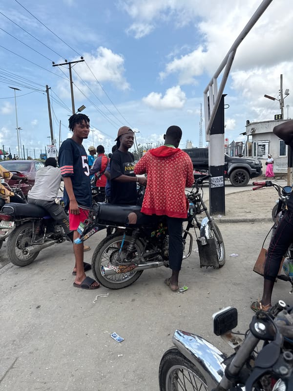 Morning street life documented across Lagos-Lekki corridor