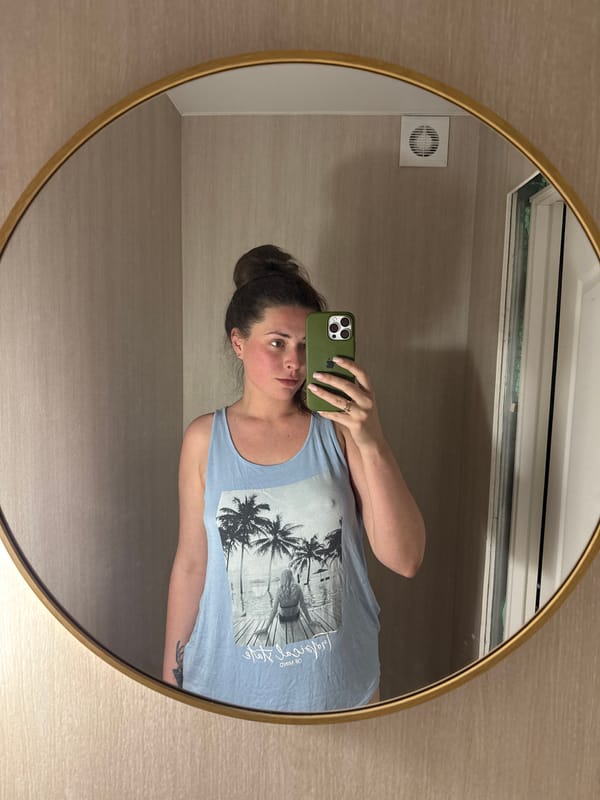 Evening domestic moments: selfies, relaxing cat, indoor activities documented