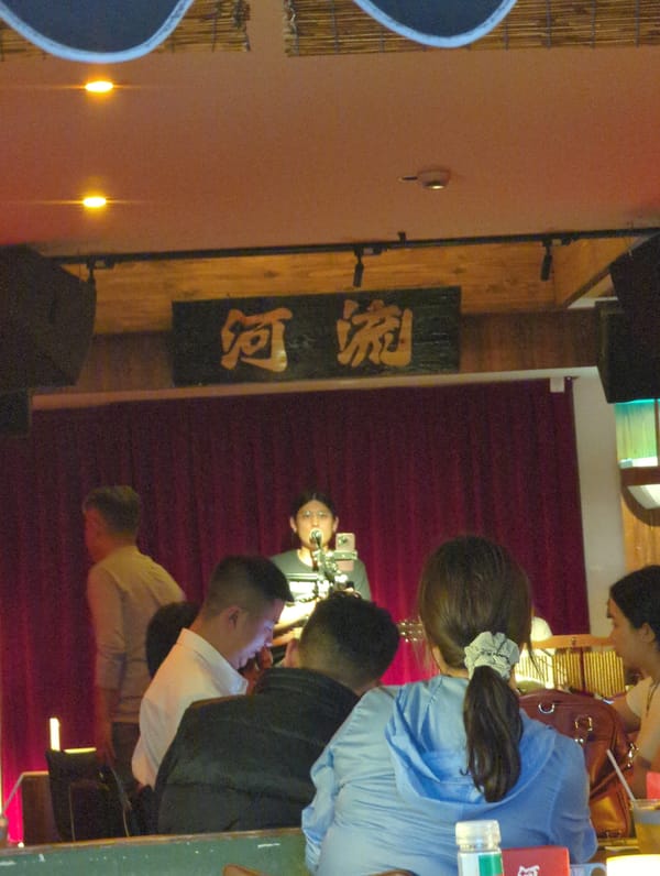 Weekend nightlife and street scenes documented in Liangjiang, China
