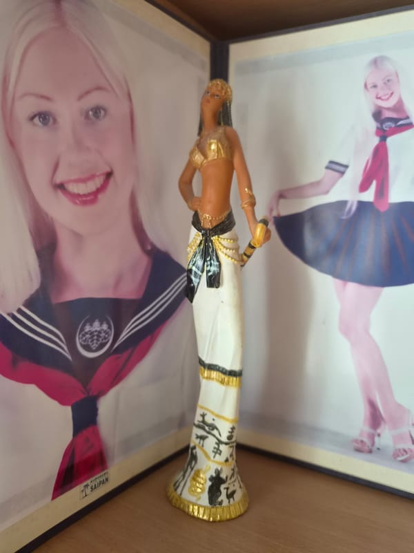 Home collection of decorative figurines and ornaments in Arseniev