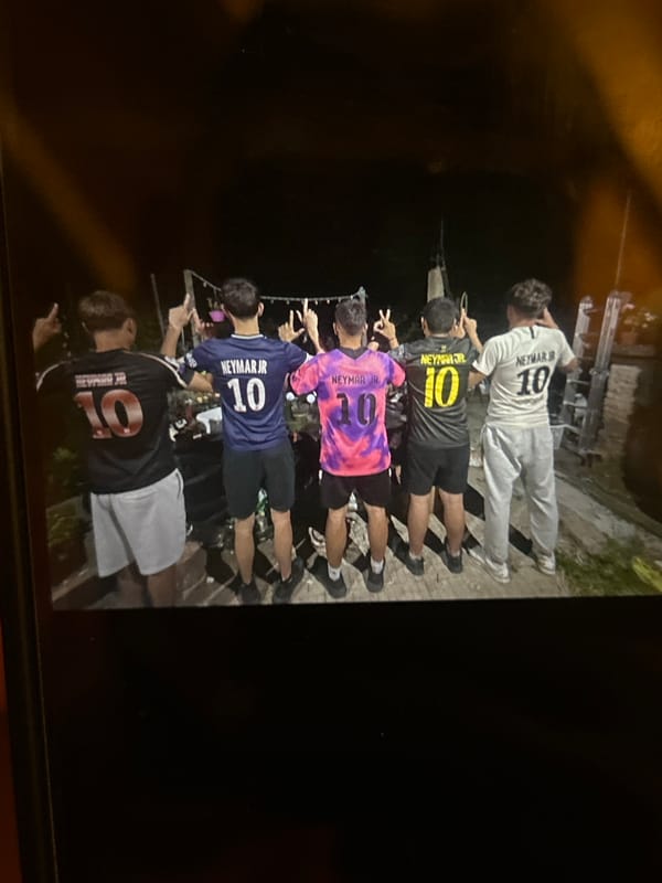 Friends gather for photos in Neymar jerseys and casual wear