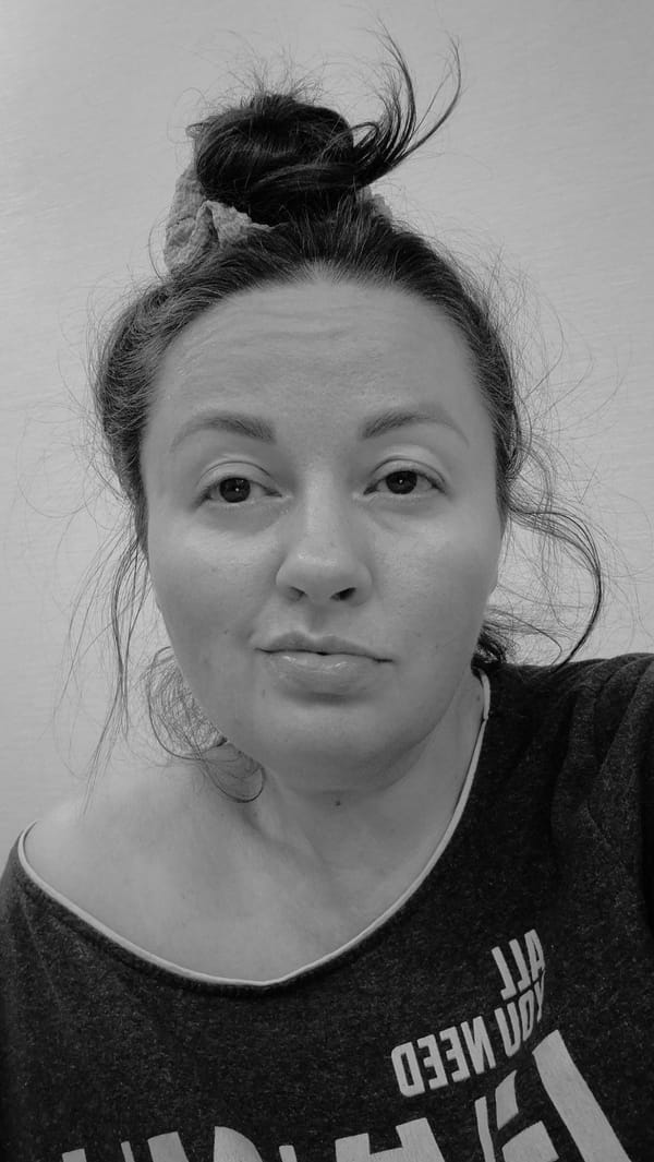 Portrait photography session documented in Kemerovo, Russia