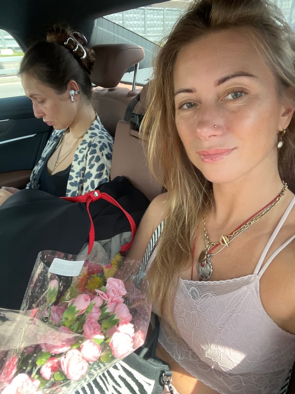 In-car selfie moment on a Moscow morning