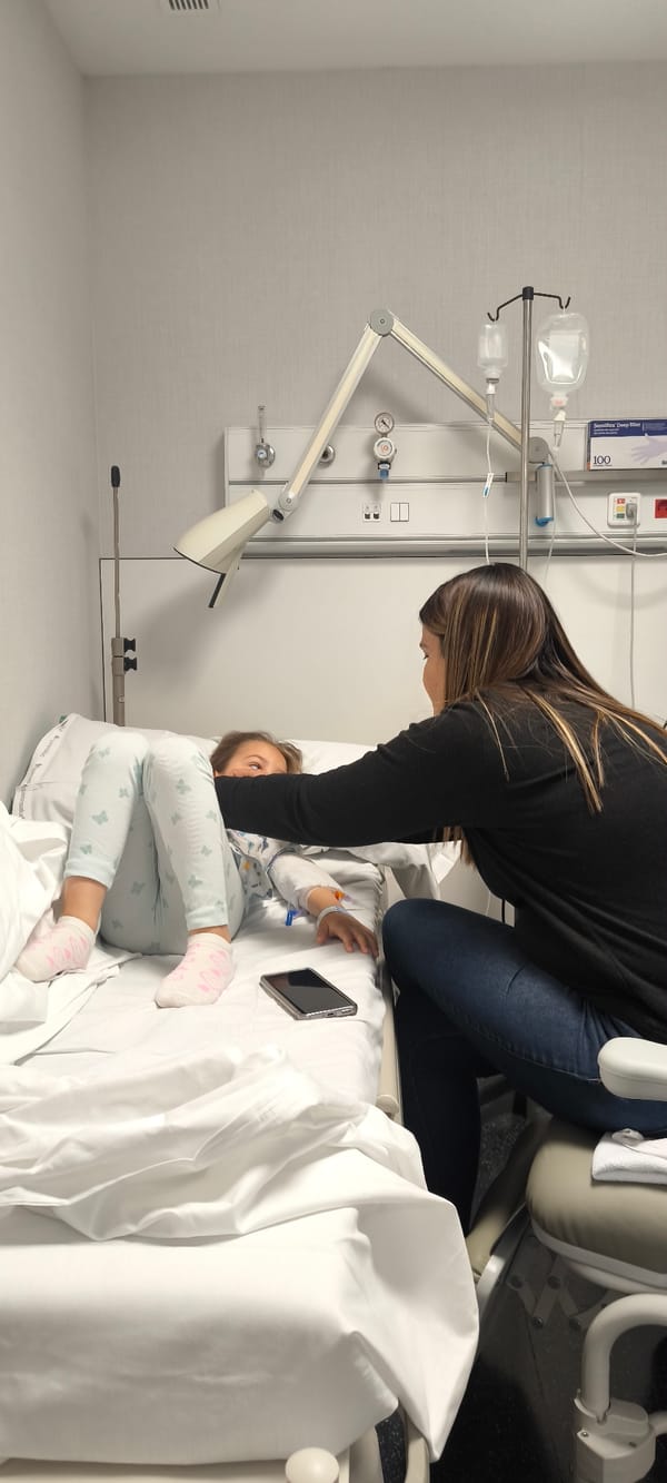 Child hospitalized in Sabadell with IV treatment