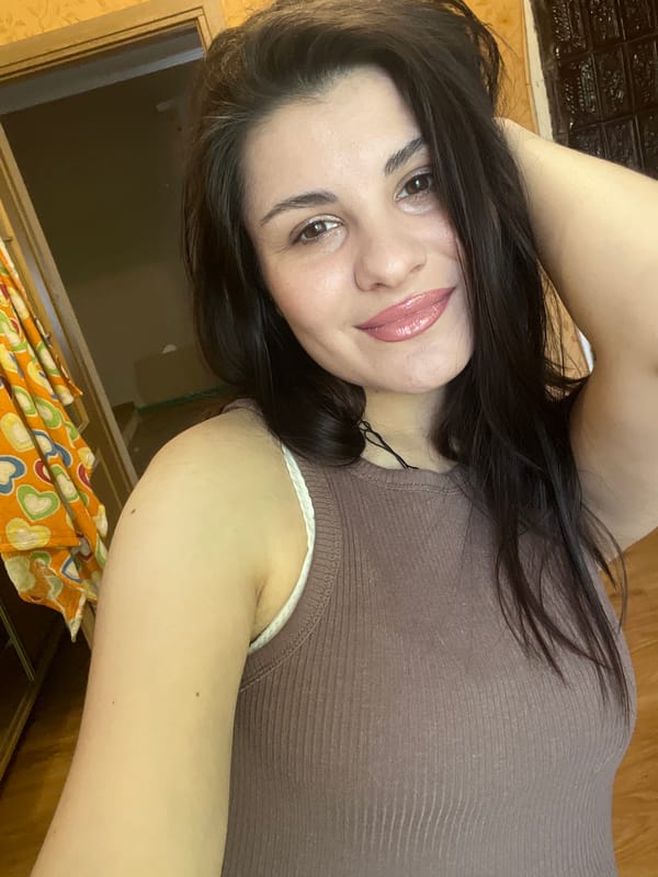 Afternoon selfies and backyard nature shots on a sunny day