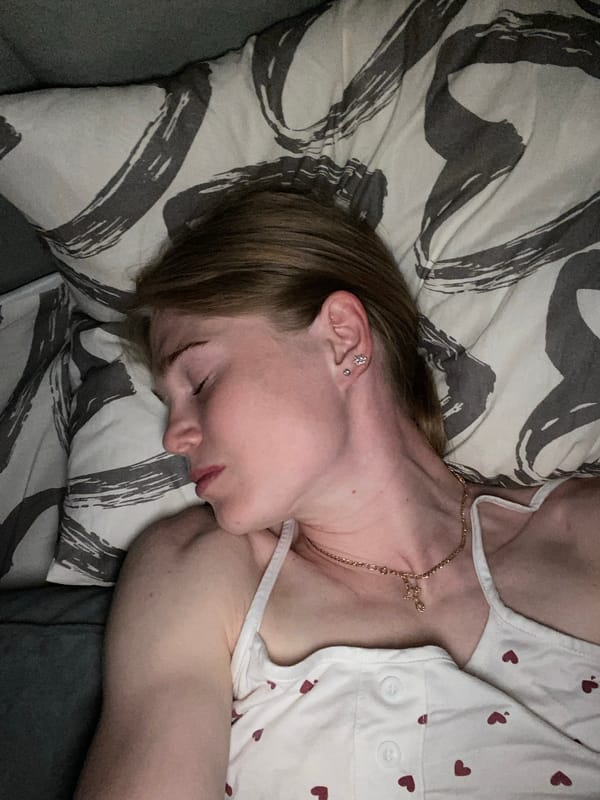 Woman documents evening routine in Chaikovsky apartment