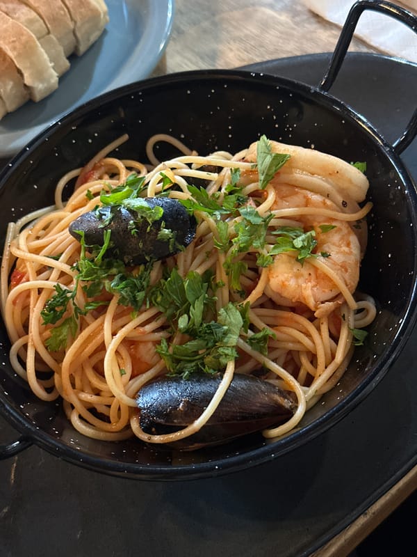 Diner captures multi-course meal at Tlaxcala City restaurant
