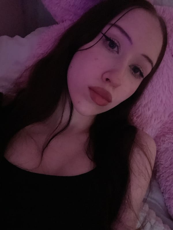 Bedroom selfie session in Votkinsk with a sleeping spaniel nearby