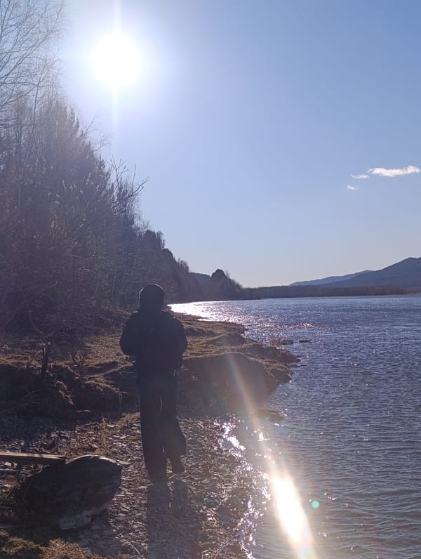Spring morning scenes captured along Yenisey River in Krasnoyarsk
