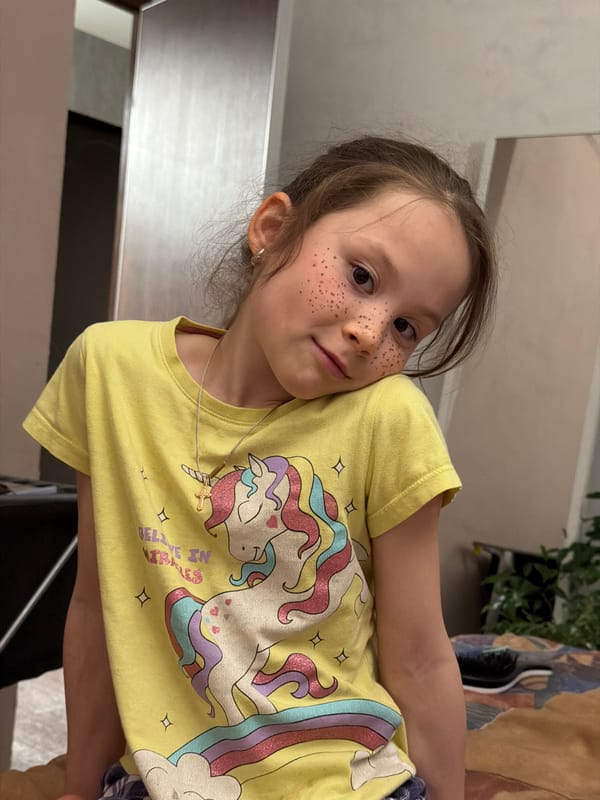 Girl performs split in Perm kitchen, April 18