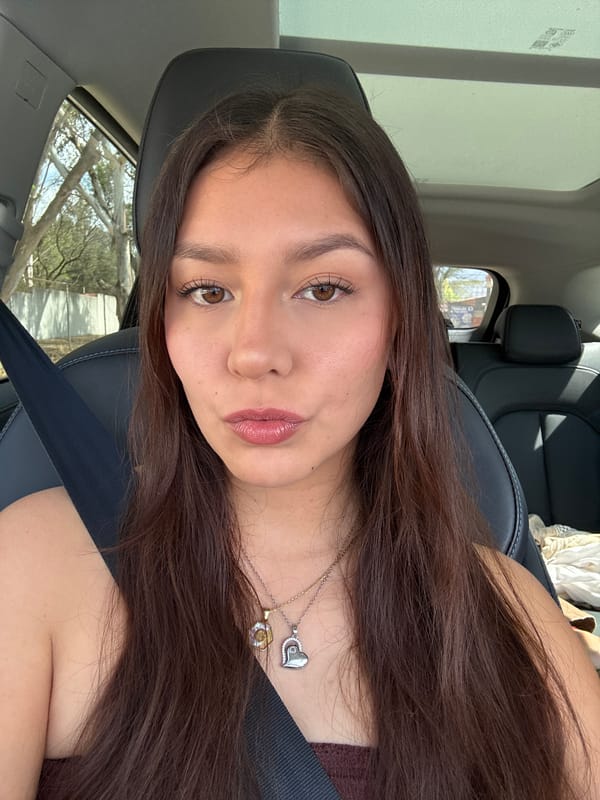 Woman observed in driver's seat in San Agustín Yatareni