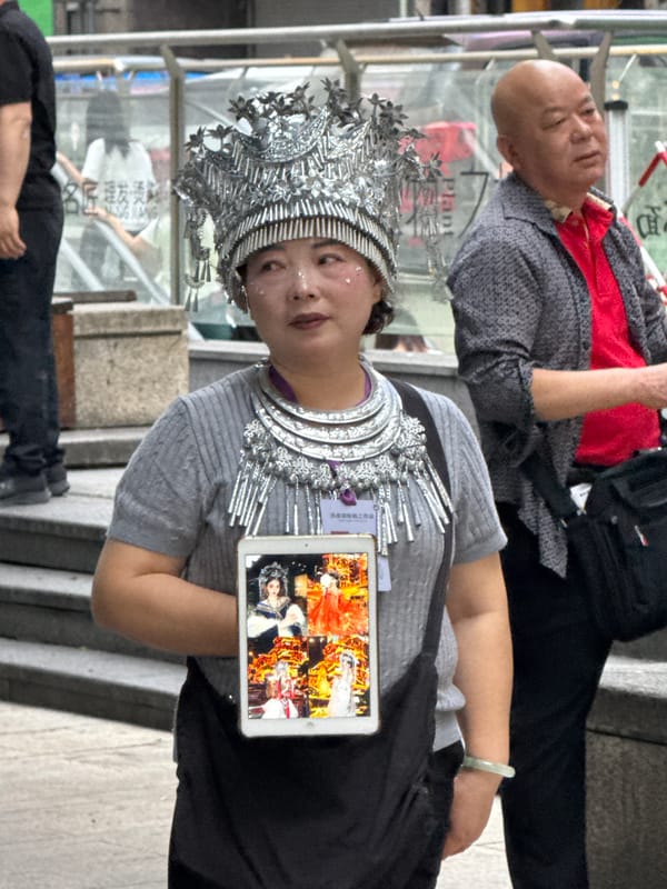 Everyday life scenes captured across Yuzhong District, China
