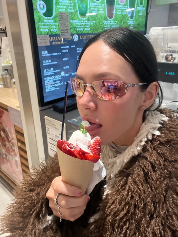Morning dessert stop captured in Osaka's Shinsaibashi district