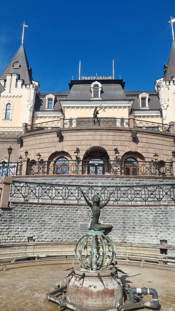Afternoon tour of Kyiv's parks, sculptures, and landmark architecture