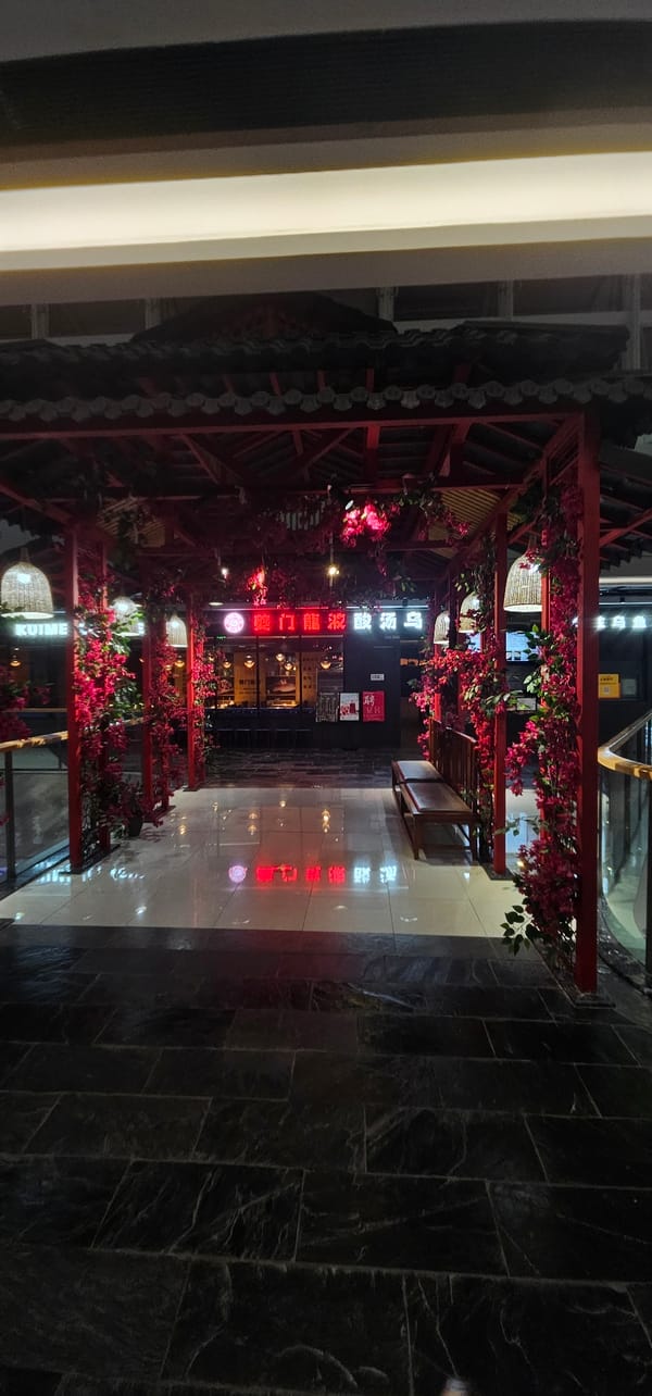 Pickleball courts and pop-up displays inside a Chongqing shopping mall