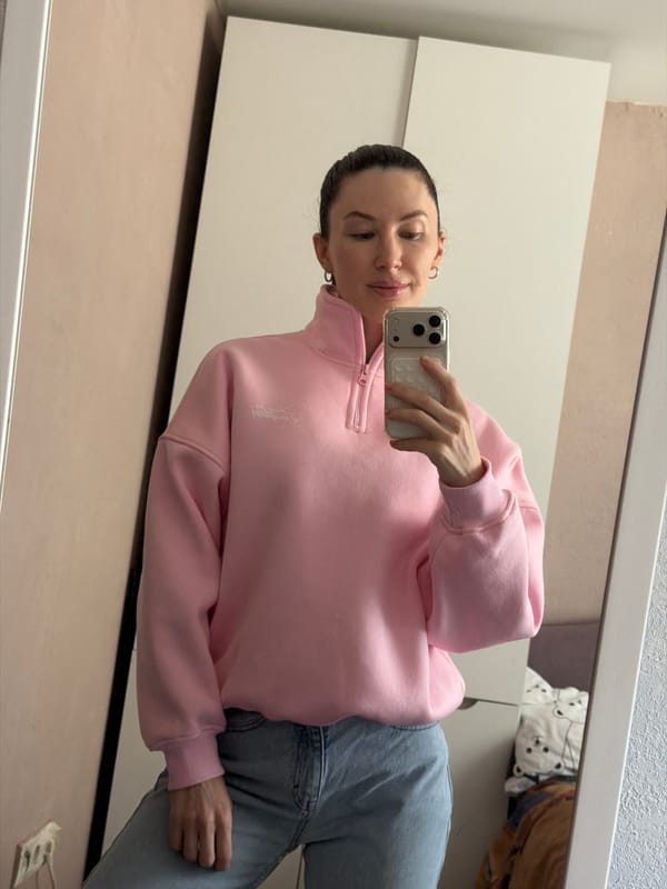 Morning routine documented through selfies and breakfast in Perm