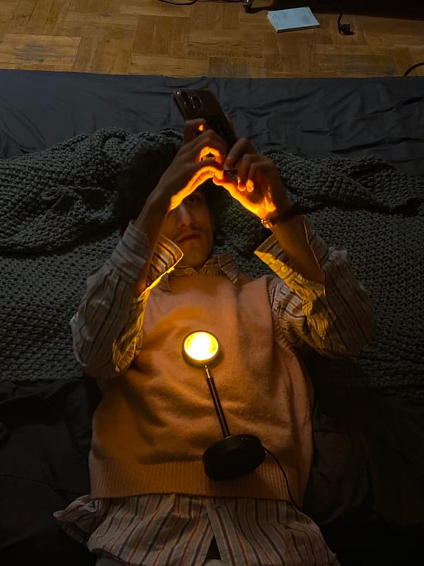 Moscow resident documents quiet evening moments with illuminated objects