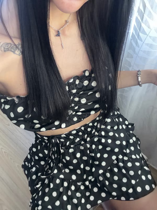 Polka dot outfit, mirror selfies, and a Plovdiv afternoon out