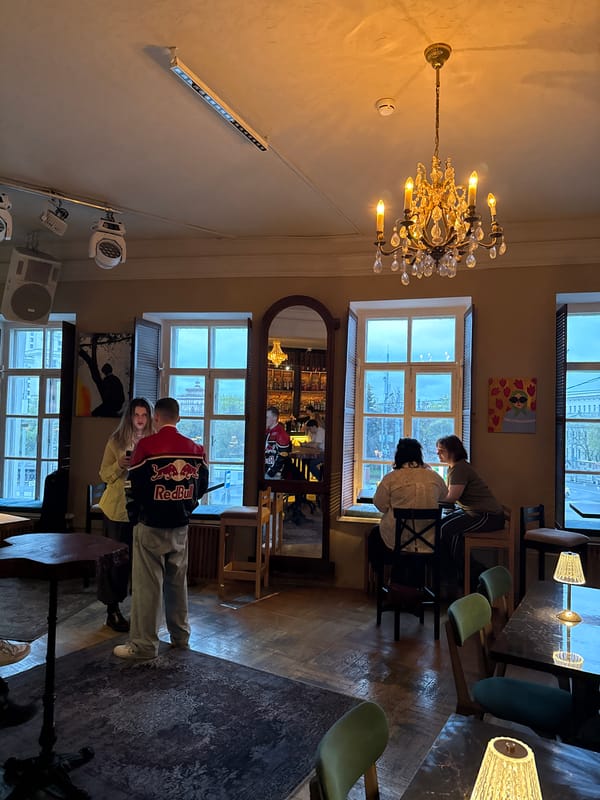 Restaurant scene captured by witnesses in Moscow