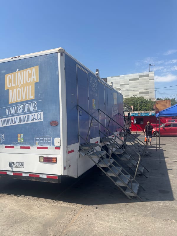 Municipal mobile clinic spotted in Arica under cloudy skies
