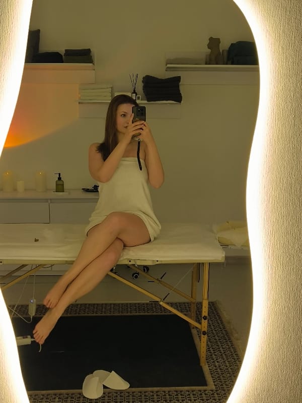 Woman takes spa selfies in Vinnytsia treatment room