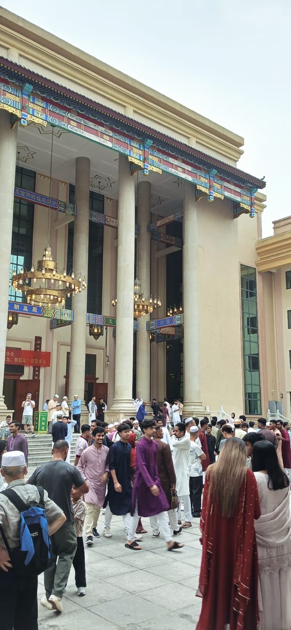 Muslim prayer gathering observed in Jiulongpo District, China