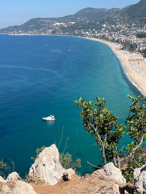 Tourist captures scenic cable car and coastal views in Alanya