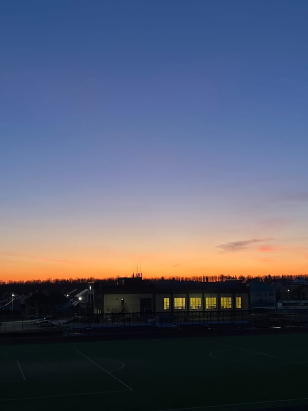 Evening moments captured in Noviy, Russia homes and grounds