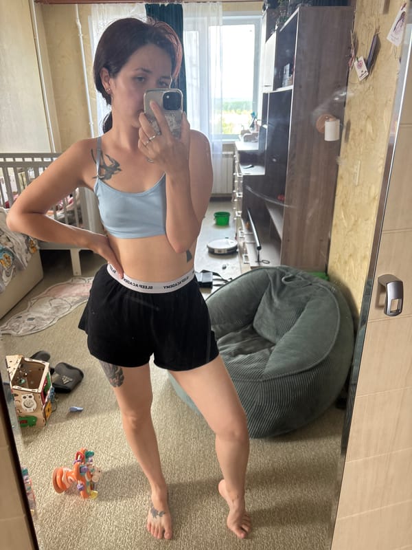 Mirror selfie series from a Naberezhnye Chelny bedroom