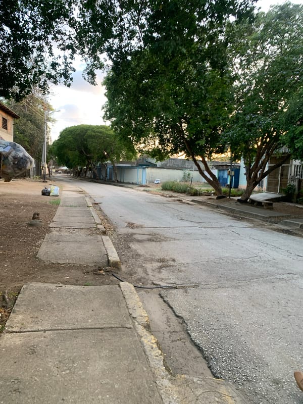 Evening life documented in Santa Ana Venezuela residential neighborhood