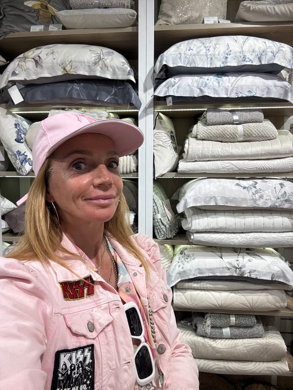 Afternoon browse through shops and streets in Saint Petersburg