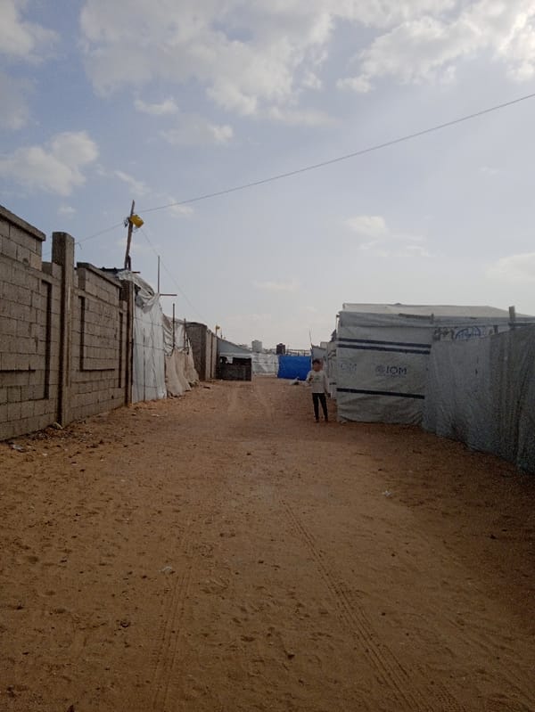 Temporary settlement conditions documented in Khan Yunis, Palestinian Territory
