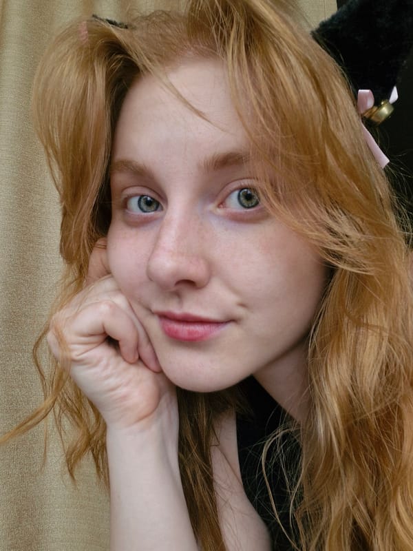 Portrait session captured in Yekaterinburg features woman with white cat