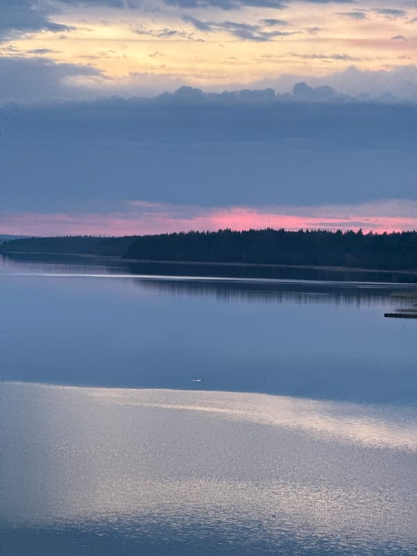 Twilight waterfront documented over six minutes in Votkinsk, Russia
