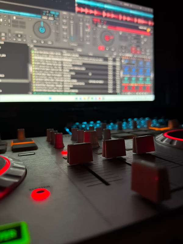 DJ performs Bulgarian music set in Velingrad venue