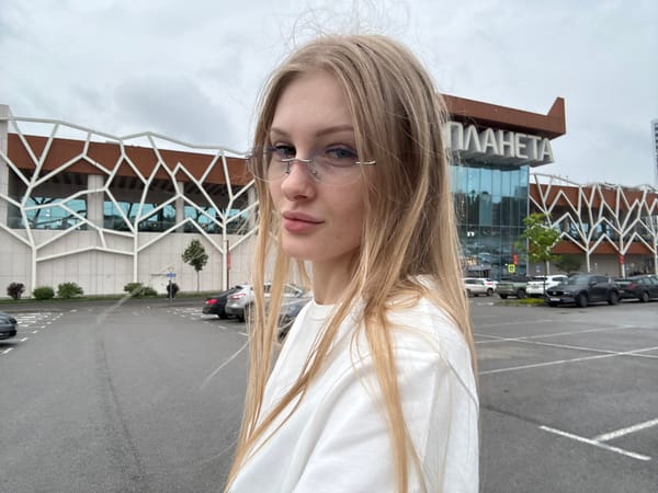 Afternoon out in Perm: mall, bakeries, and a kids' art show