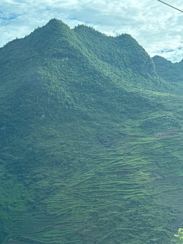 Traveler documents scenic mountain drive through northern Vietnam commune