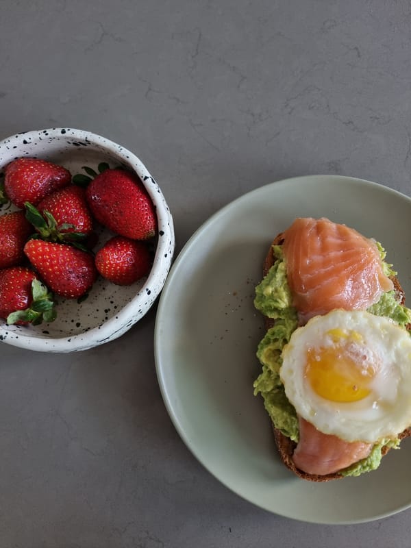 Saturday Morning Routine: Breakfast and Cat Time in Ramat Gan