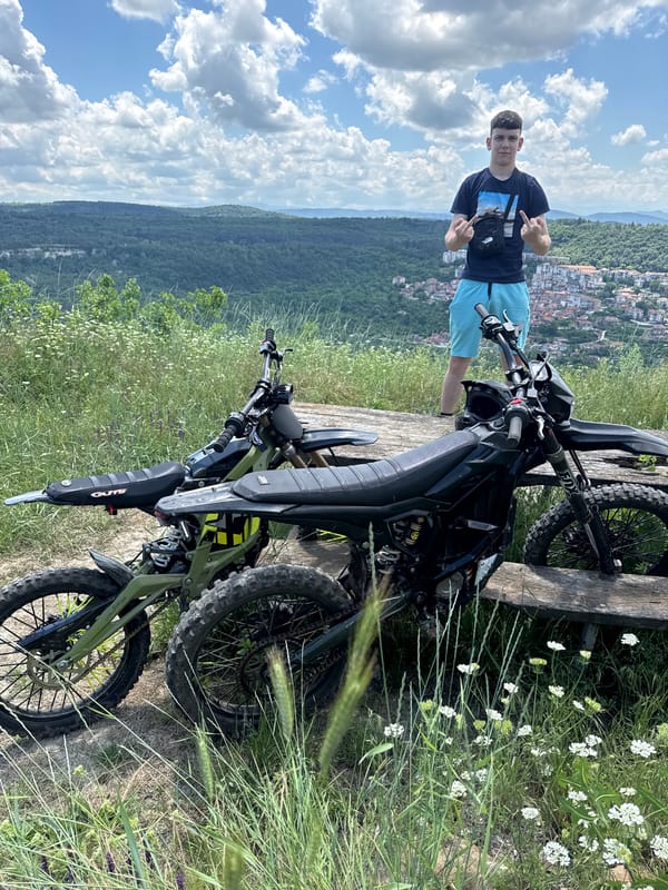 Electric bike tour captures scenic views over Veliko Tarnovo